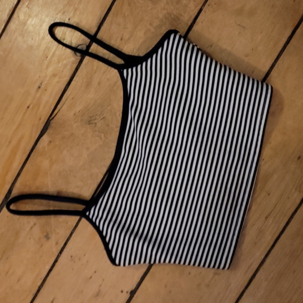 Nautica size  8 swim top padding stripped